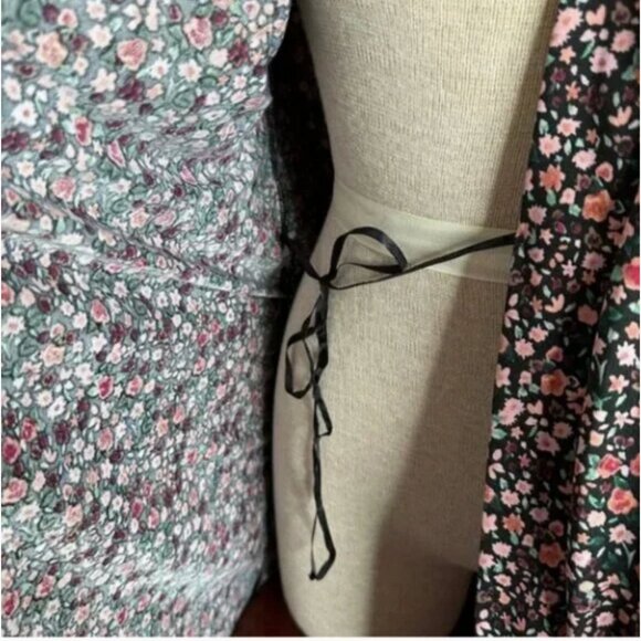 Nanette Lepore Calico Floral Print Lightweight Robe Size Medium - Picture 5 of 9